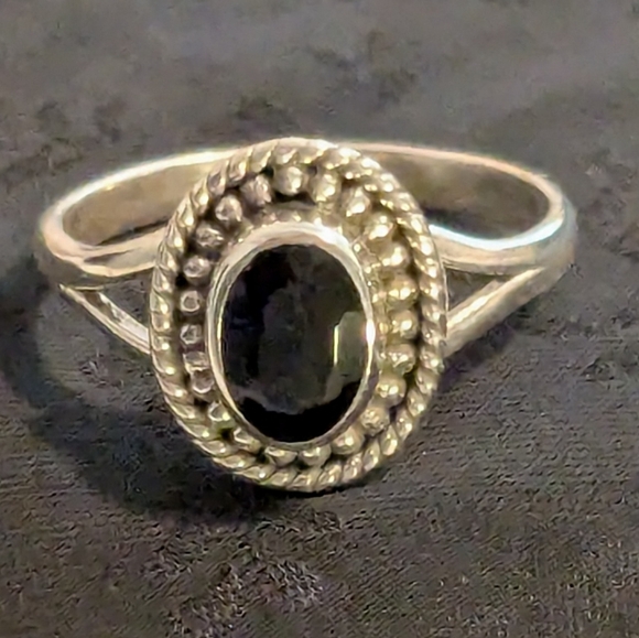 925 Sterling Silver Jewelry - Elegant Solid Sterling Silver Genuine Onyx Ring Size 6